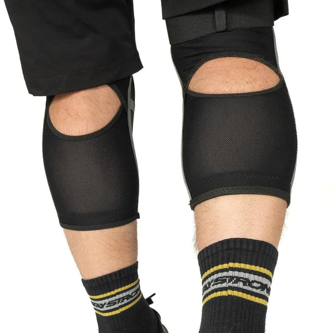 Stay Strong Conflict Knee Guard - Thumbnail 4