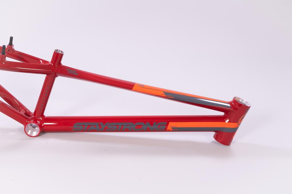 V3_EXPERT_RED_4_1000x_ce07de86