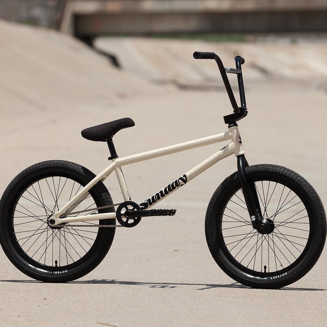 Sunday Soundwave Cassette RHD/LHD 21TT BMX Bike-Gloss Classic